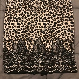 NY and Co cheetah w/ black lace print pencil skirt